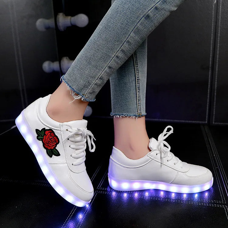 7ipupas New Homme luminous sneakers boys girls Chaussures Lumineuse 11 colors Gold Led Shoes kids Glowing Casual Unisex 30-44