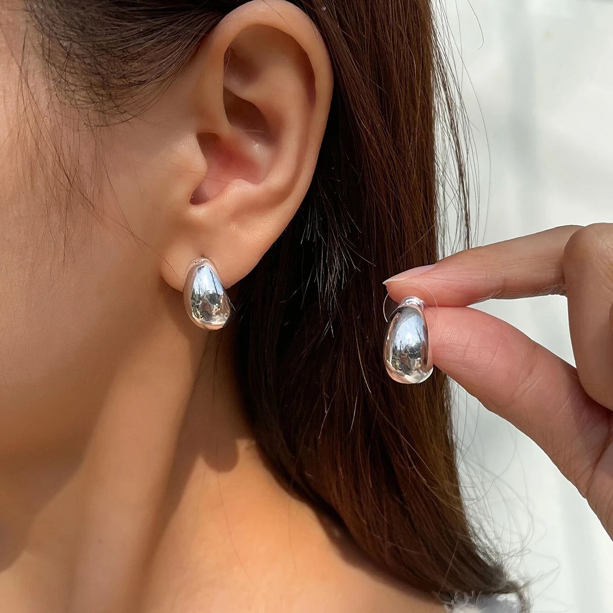 Vintage Smooth Metal Water Drop Stud Earrings Punk Aesthetic Geometry Hollow Tear Drop Earrings Women's Trend Party Ear Jewelry